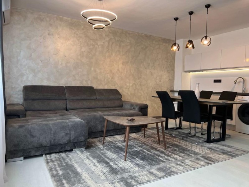 Дава под нем  2-стаен, град София, Люлин - център •  499 EUR • ID 64001145 — holmes.bg - [1] 