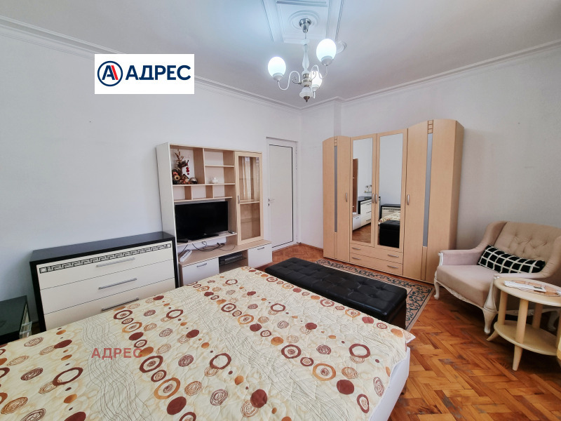 Дава под Наем 2-СТАЕН в град Варна, ВИНС-Червен площад - 80 кв.м / 600 € » 1 173.50 лв., АДРЕС