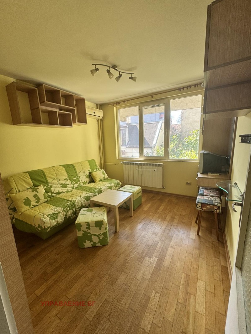 Дава под наем  1-стаен град София , Център , 40 кв.м | 42300395