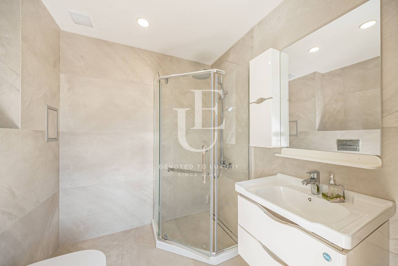 Дава под наем 2-СТАЕН, гр. София, Витоша, снимка 6 - Апартаменти - 53982671