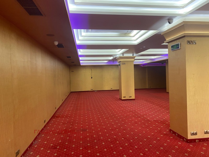 Издаје се  Схоп Софија , Центар , 220 м2 | 92941632 - слика [3]