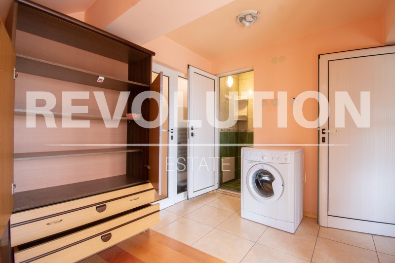 Издаје се  Поткровље Софија , Триагалника , 50 м2 | 82808751 - слика [3]