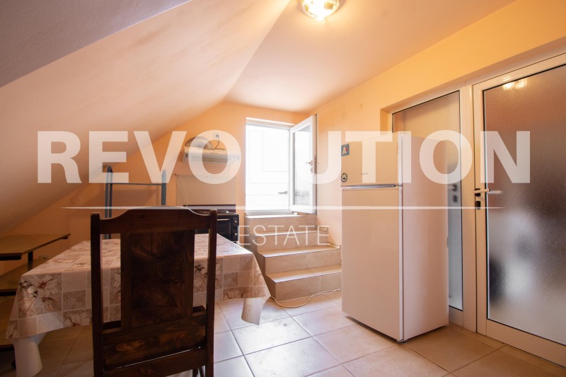 Издаје се  Поткровље Софија , Триагалника , 50 м2 | 82808751 - слика [2]