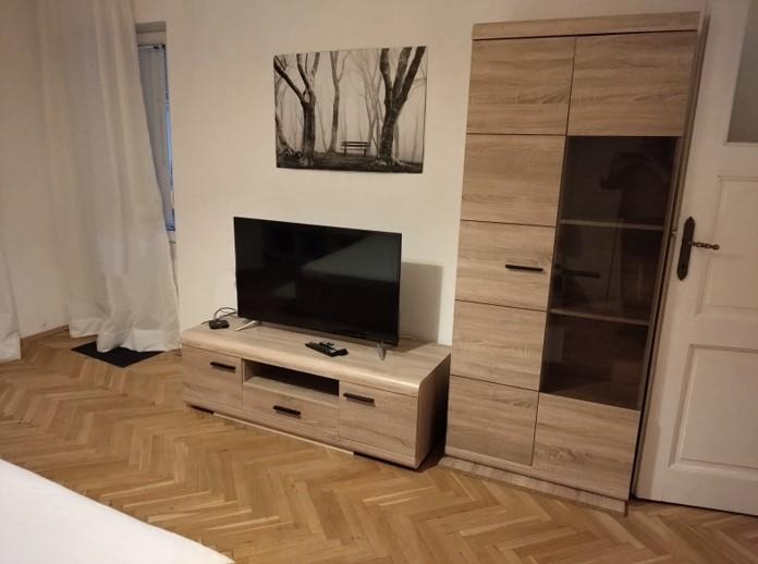 Издаје се  1 спаваћа соба Софија , Центар , 60 м2 | 70765447 - слика [4]