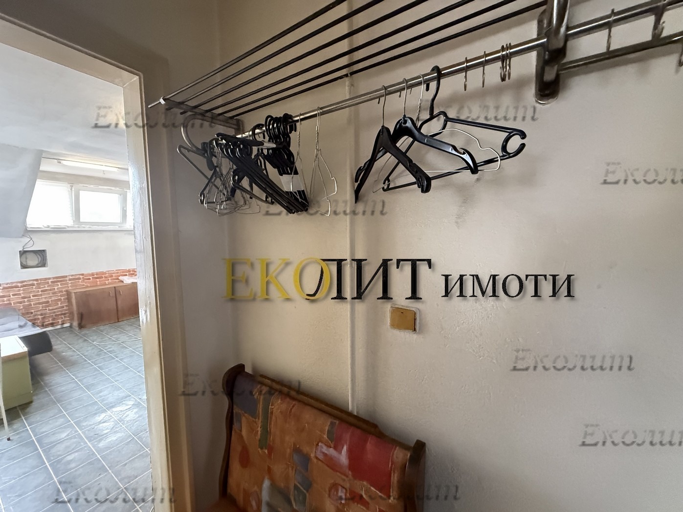 Дава под наем АТЕЛИЕ, ТАВАН, гр. София, Яворов, снимка 2 - Апартаменти - 54639549