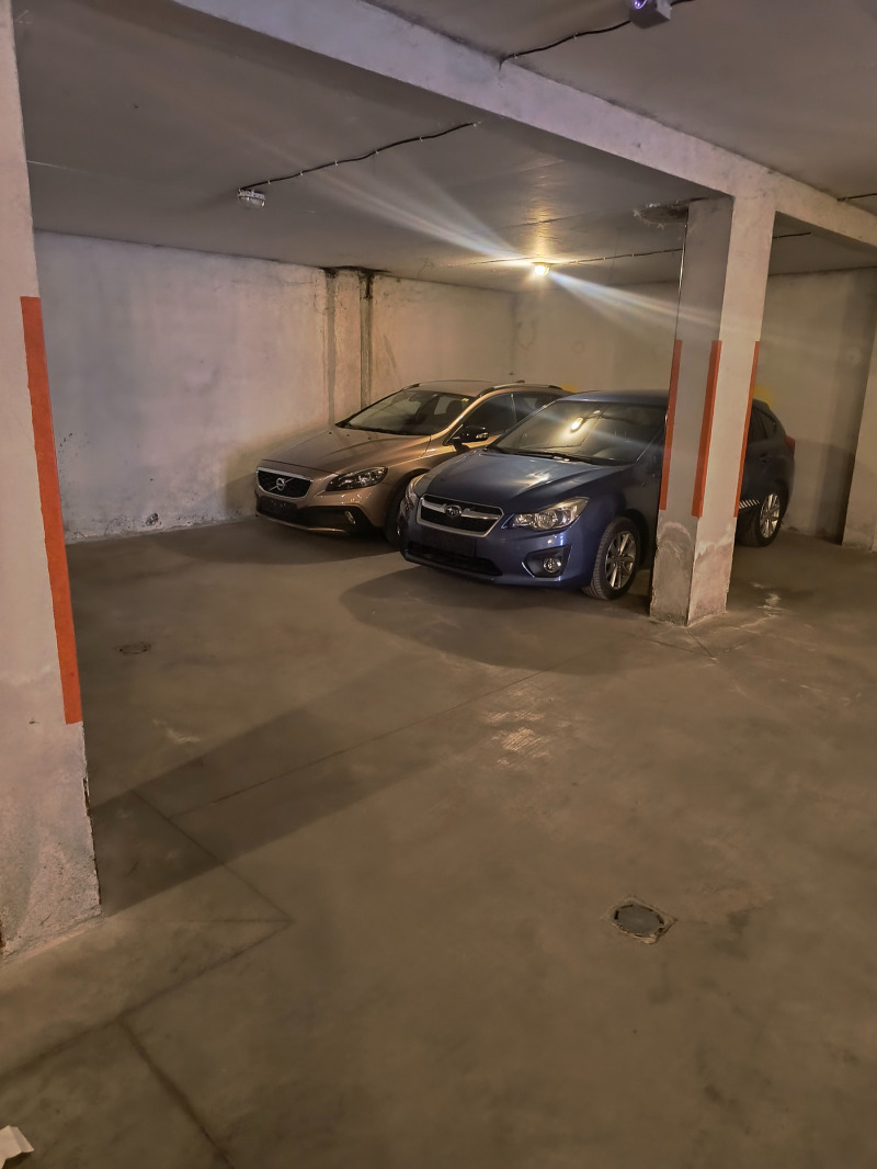 Дава под Наем ПАРКОМЯСТО в град Враца, Център - 25 кв.м / 90 € » 176.02 лв., ВРАТЦАТА