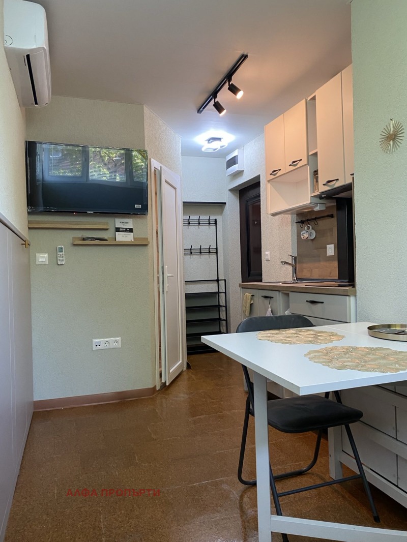Дава под нем  1-стаен, град София, Лозенец •  410 EUR • ID 69134273 — holmes.bg - [1] 
