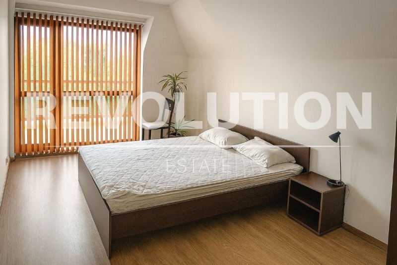 Дава под нем  2-стаен, град Варна, Бриз •  450 € • ID 79266514 — holmes.bg - [1] 