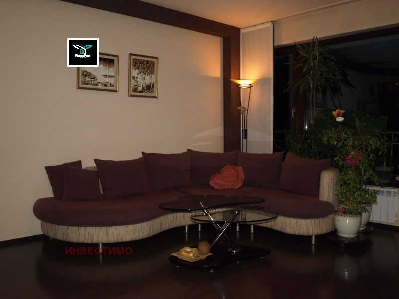 Дава под нем  3-стаен, град София, Красно село •  900 EUR • ID 79822761 — holmes.bg - [1] 