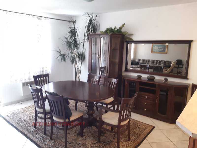 K pronájmu  2 ložnice Sofia , Chladilnika , 114 m2 | 19512800 - obraz [4]