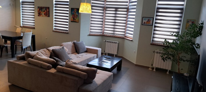 Издаје се  2 спаваће собе Софија , Центар , 130 м2 | 37734648 - слика [8]