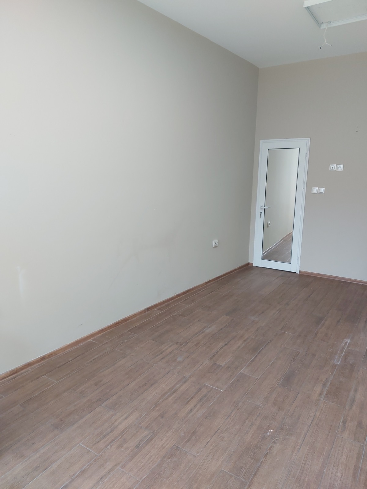 Дава под наем МАГАЗИН, гр. Русе, Център, снимка 4 - Магазини - 53800057