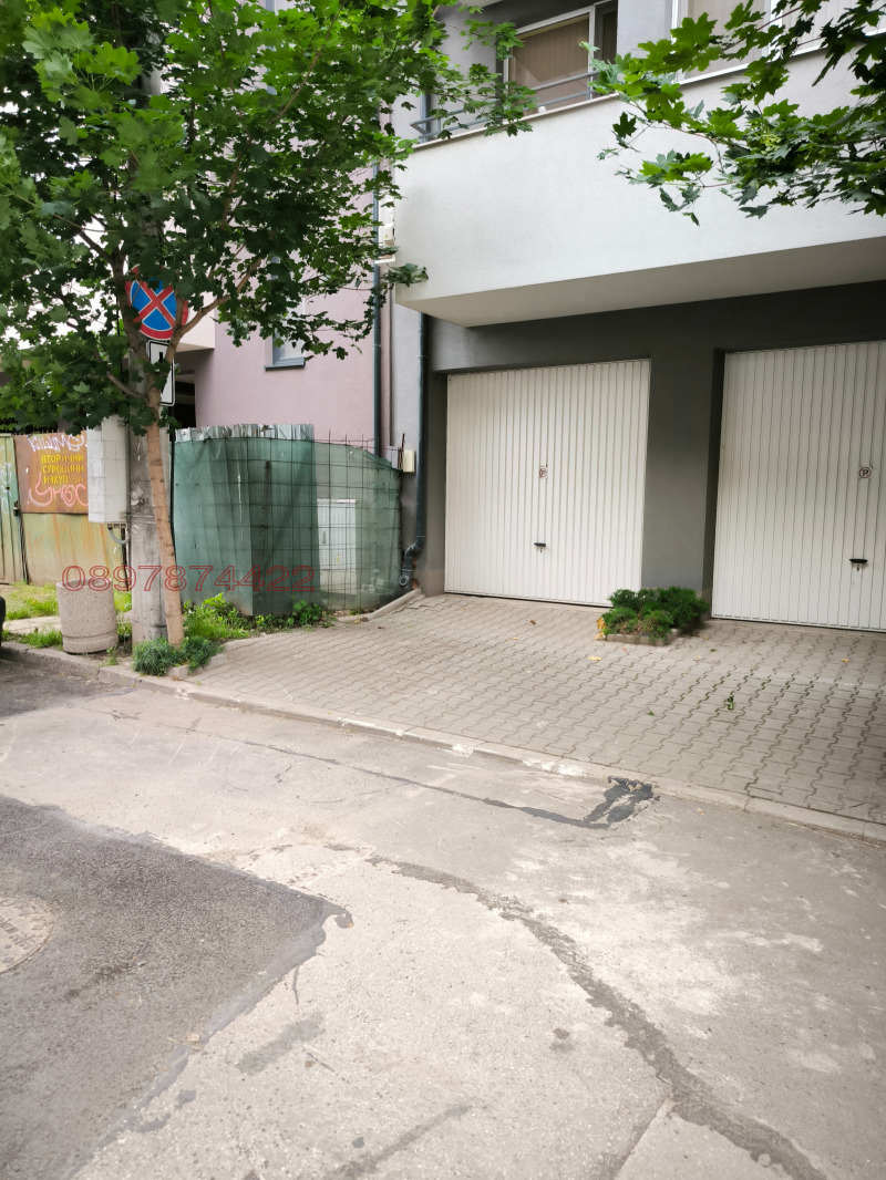 Te huur  Garage Sofia , Nadezjda 2 , 16 m² | 48979336