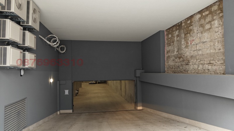 Дава под наем ГАРАЖ, ПАРКОМЯСТО, гр. Варна, Централна поща, снимка 3 - Гаражи и паркоместа - 52849246