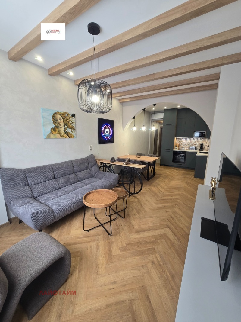 Дава под Наем 3-СТАЕН в град София, Център - 104 кв.м / 1 790 € » 3 500.94 лв., ЛАЙФТАЙМ