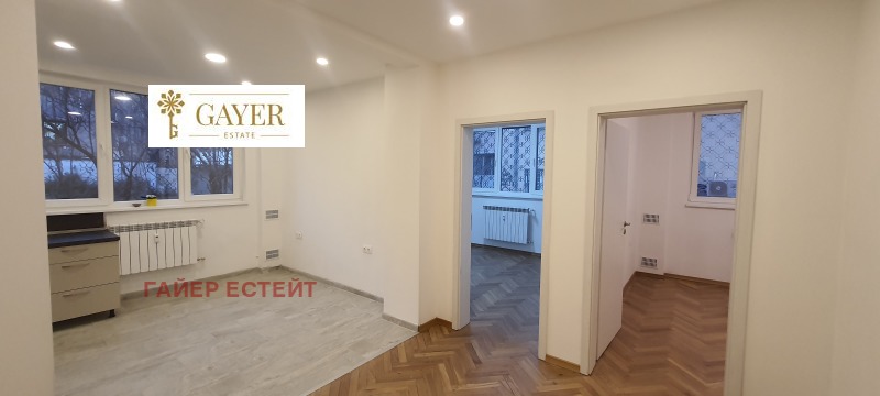 Дава под наем 3-СТАЕН, гр. София, Център