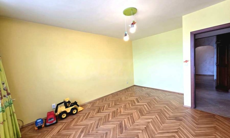 För uthyrning  3 sovrum Sofia , Izgrev , 130 kvm | 21892886 - bild [9]