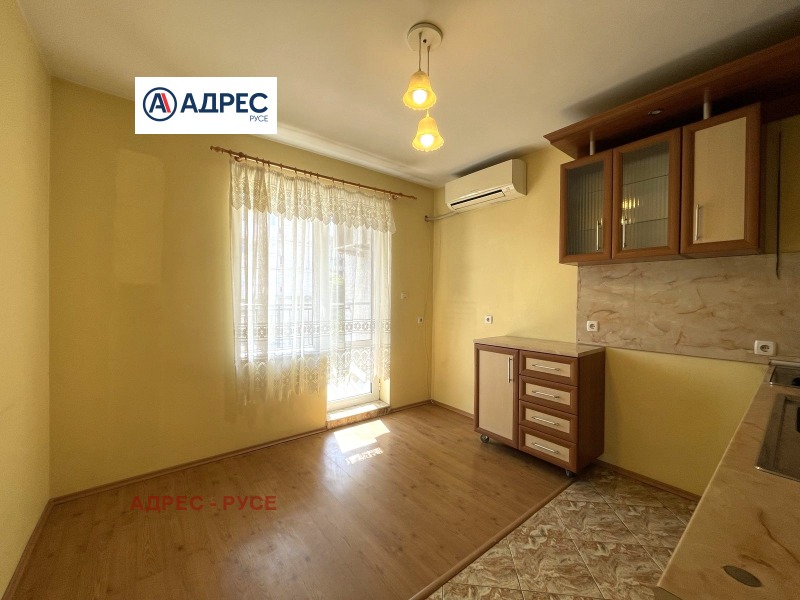 Do wynajęcia  2 sypialnie Ruse , Szirok centar , 100 mkw | 41468837 - obraz [3]