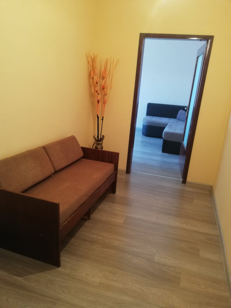 Издаје се  1 спаваћа соба Перник , Изток , 74 м2 | 60646016 - слика [4]