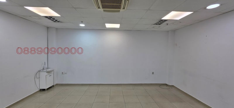 Дава под наем МАГАЗИН, гр. Пловдив, Център, снимка 4 - Магазини - 53030719