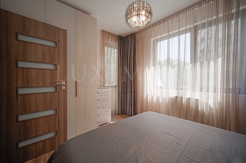 Издаје се  2 спаваће собе Софија , Красно село , 98 м2 | 49886807 - слика [7]