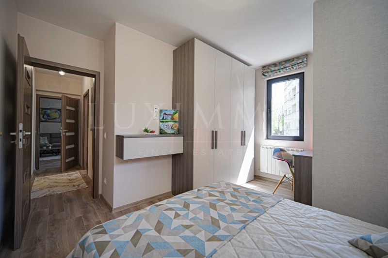 Издаје се  2 спаваће собе Софија , Красно село , 98 м2 | 49886807 - слика [10]