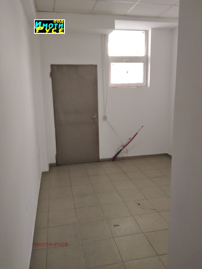 K pronájmu  Kancelář Ruse , Jalta , 33 m2 | 63221318 - obraz [2]