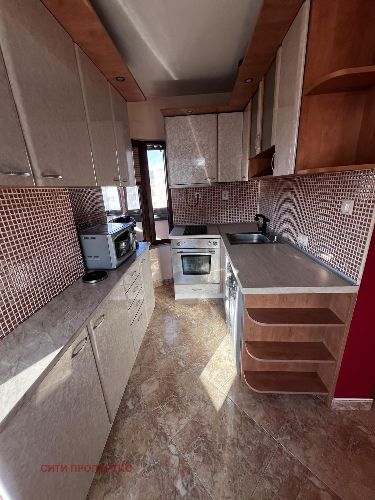 Дава под наем 3-СТАЕН, гр. Благоевград, Широк център, снимка 2 - Апартаменти - 53901275