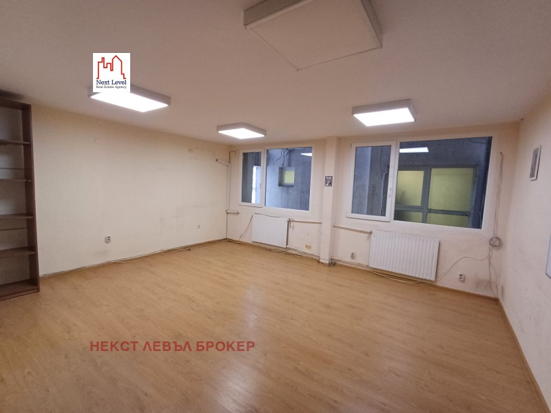 De inchiriat  Birou Sofia , Țentâr , 107 mp | 90185831 - imagine [6]