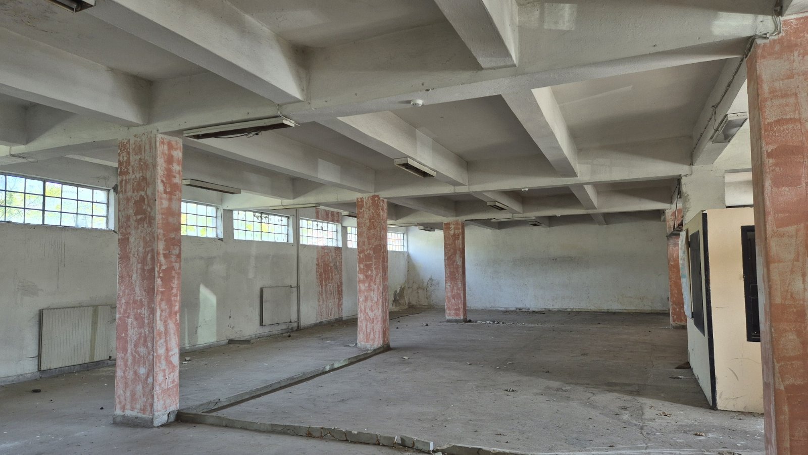 Дава под наем ПРОМ. ПОМЕЩЕНИЕ, гр. Перник, Център, снимка 6 - Производствени сгради - 54353752