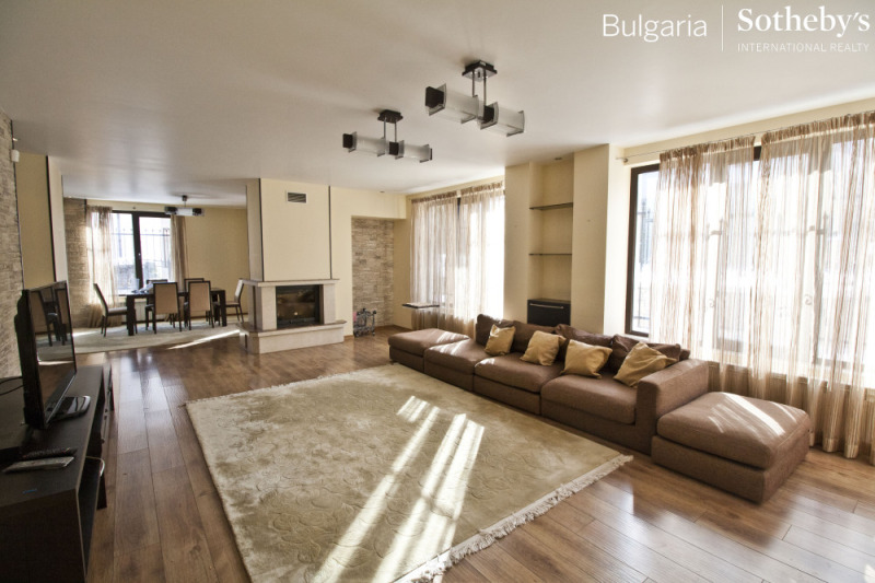 Под наем КЪЩА, град София, Драгалевци • 3700 € / 7236.57 лв. • 39650672 1