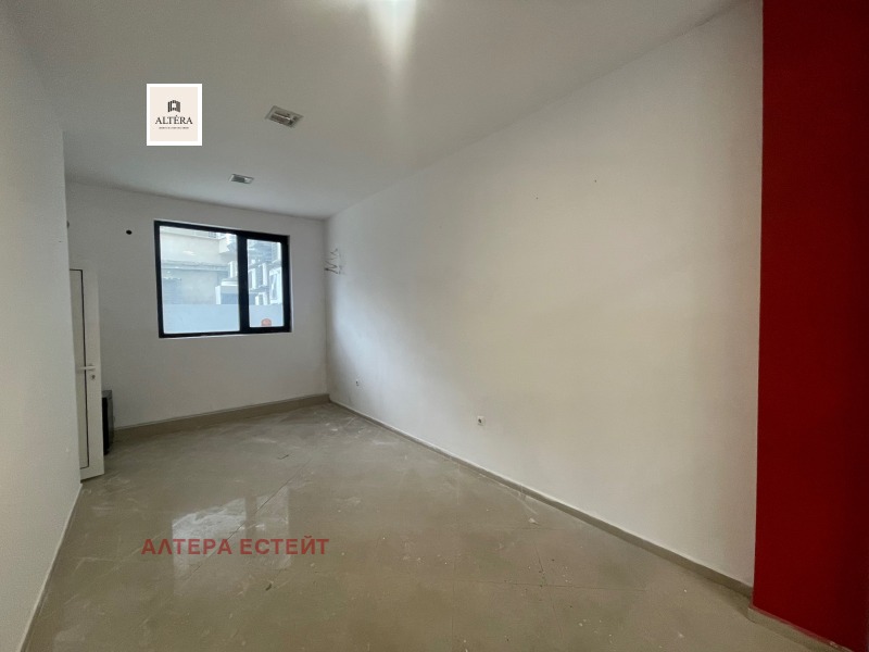 Дава под наем МАГАЗИН, гр. Варна, Зимно кино Тракия, снимка 10 - Магазини - 53375519