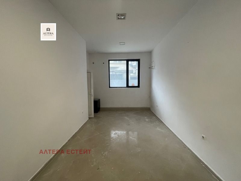 Дава под наем МАГАЗИН, гр. Варна, Зимно кино Тракия, снимка 9 - Магазини - 53375519