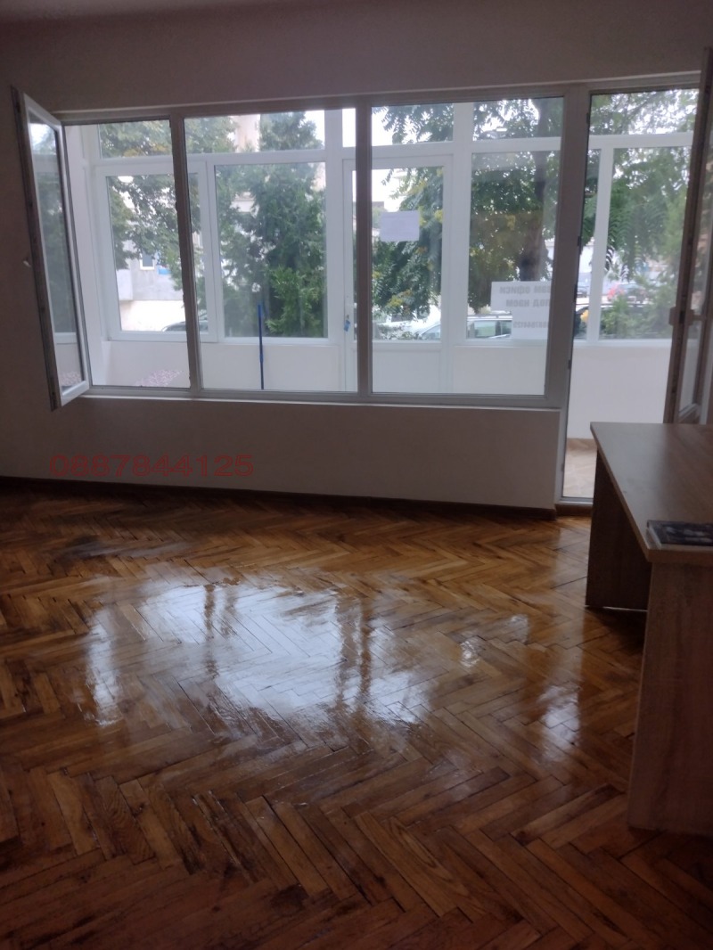 Дава под наем ОФИС, гр. Силистра, Център, снимка 2 - Офиси - 52779905