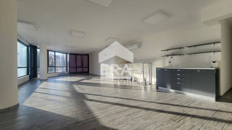 Дава под наем ОФИС, гр. Пловдив, Център, снимка 2 - Офиси - 54182303