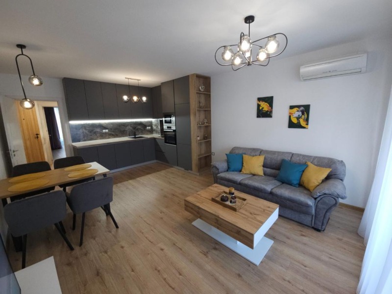 En renta  1 dormitorio Plovdiv , Karshiyaka , 65 metros cuadrados | 23454446