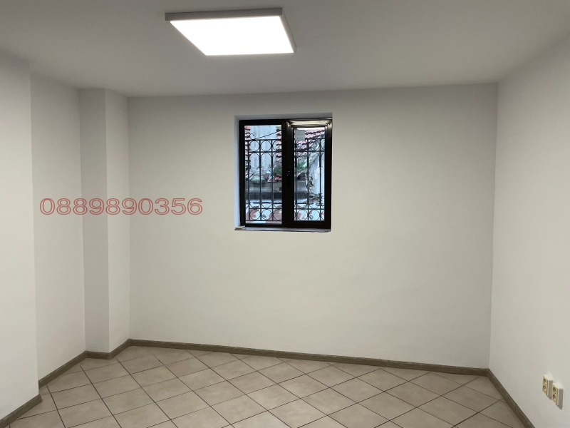 Под наем ОФИС, град Варна, Център • 1000 лв. / 511.29 € • 44018674 1