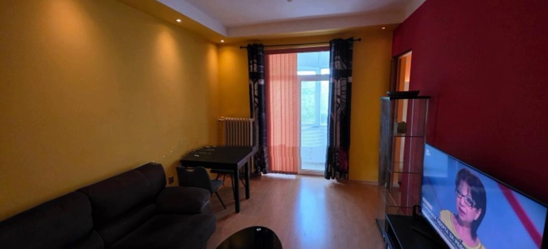 Издаје се  1 спаваћа соба Софија , Центар , 70 м2 | 48950990 - слика [2]