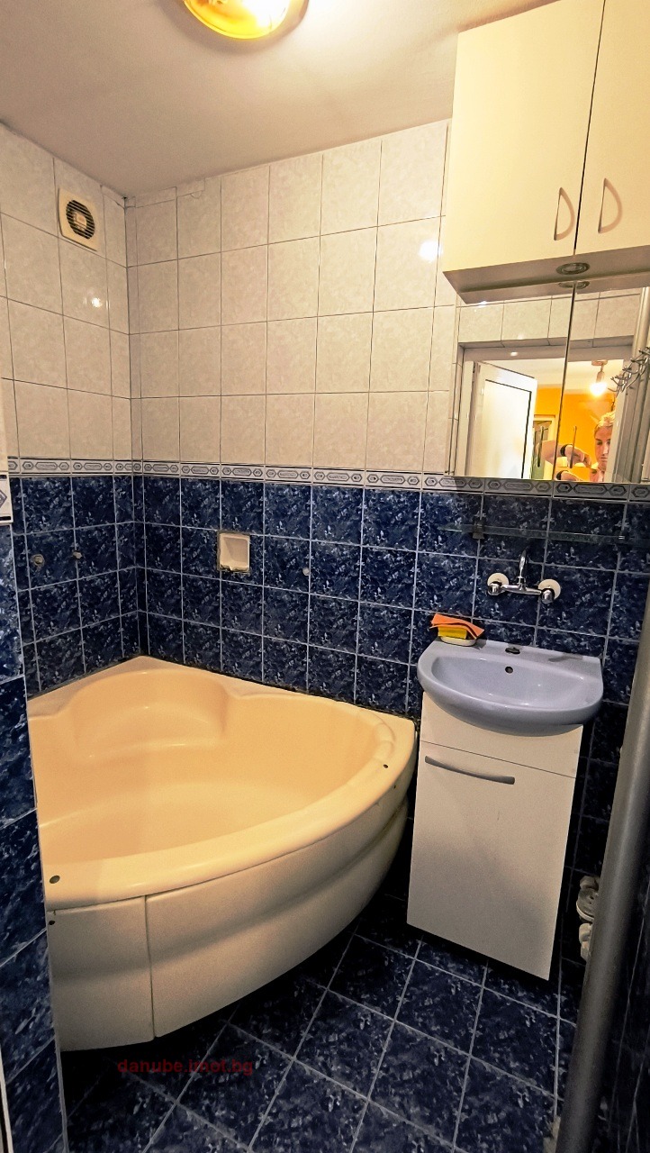 Kiadó  3 hálószobás Ruse , Centar , 105 négyzetméter | 62090703 - kép [15]