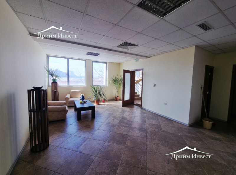 Дава под Наем ОФИС в град Пловдив, Брезовско шосе - 73 кв.м / 292 € » 571.10 лв., ДРИЙМ ИНВЕСТ