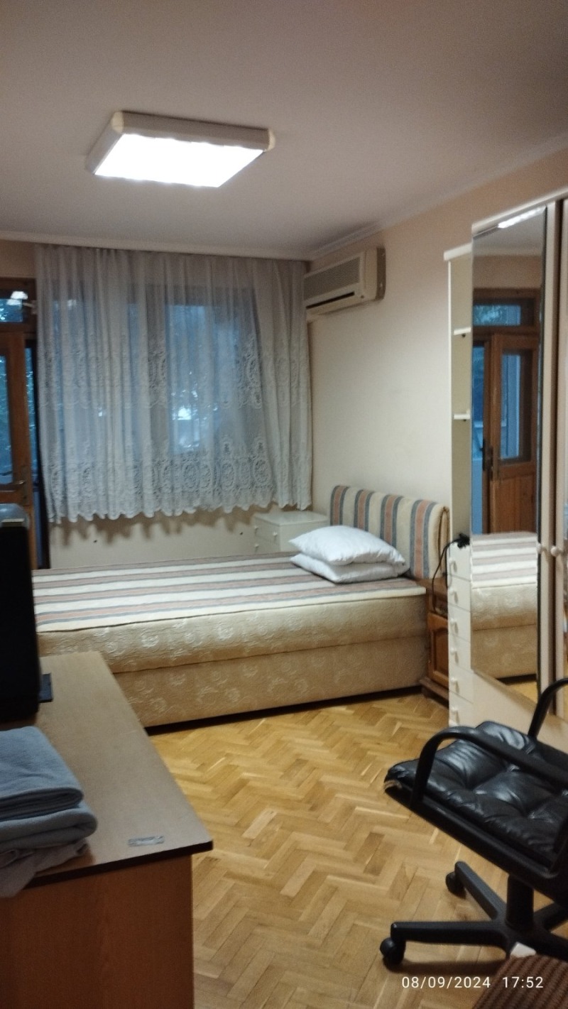 Дава под наем  2-стаен град Бургас , Център , 65 кв.м | 40168328