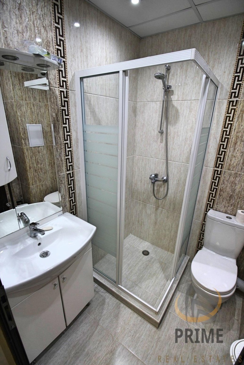 K pronájmu  1 ložnice Burgas , Vazraždane , 75 m2 | 65057782 - obraz [11]