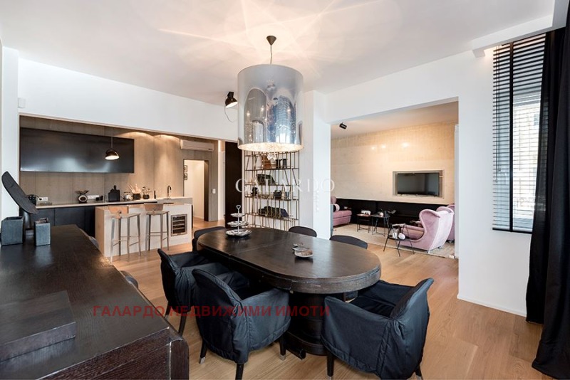 K pronájmu  3 ložnice Sofia , Centar , 170 m2 | 64657559 - obraz [3]