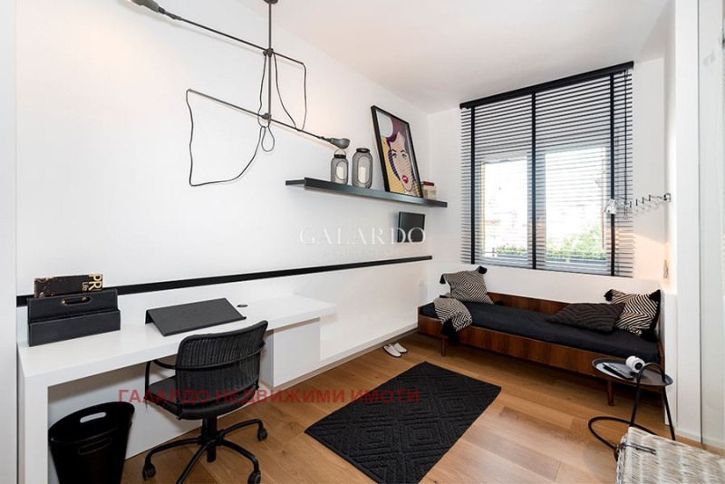 K pronájmu  3 ložnice Sofia , Centar , 170 m2 | 64657559 - obraz [12]