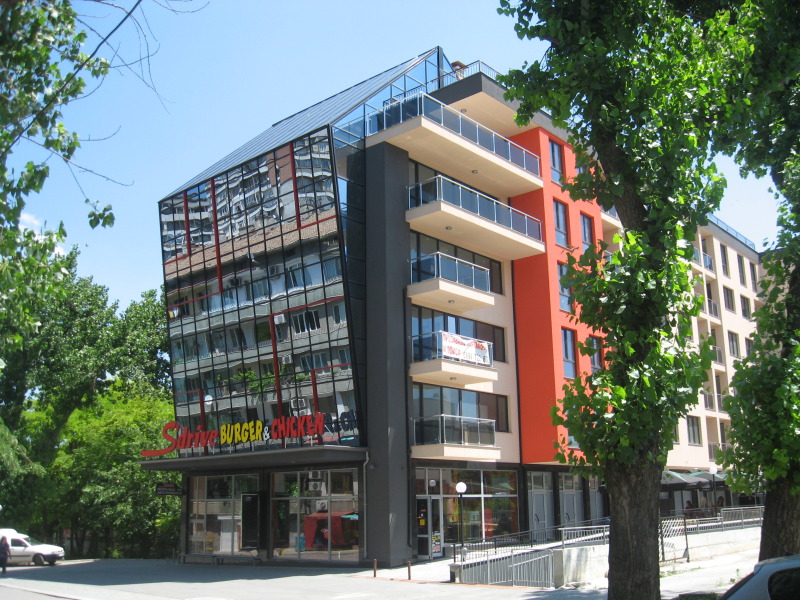 Дава под наем МАГАЗИН, гр. Шумен, Център