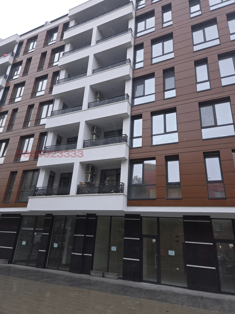 Издаје се  Схоп Пловдив , Тракија , 50 м2 | 81804539