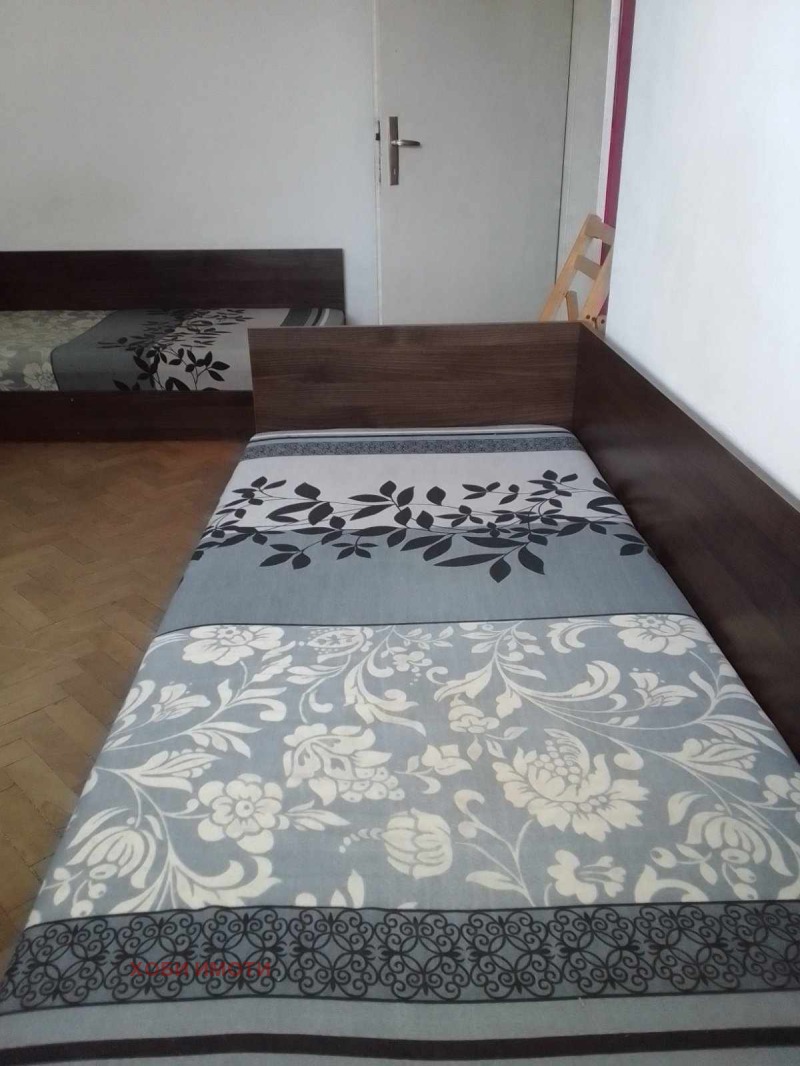 A louer  1 chambre Plovdiv , Karchiyaka , 50 m² | 31128460