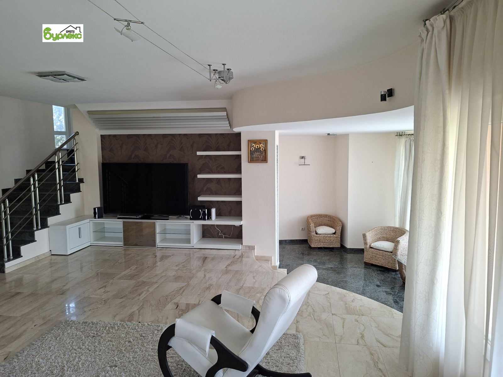 Дава под наем КЪЩА, гр. Варна, м-т Евксиноград, снимка 4 - Къщи - 54514475