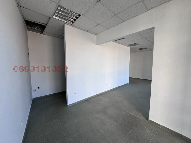 Дава под наем МАГАЗИН, гр. Ловеч, Център, снимка 4 - Магазини - 52770034