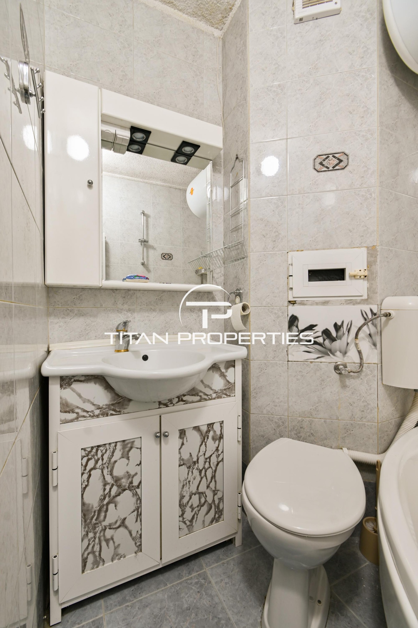 Дава под наем 2-СТАЕН, гр. София, Лозенец, снимка 15 - Апартаменти - 56066825